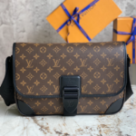 Louis Vuitton ARCHY Medium Men's Messenger Bag