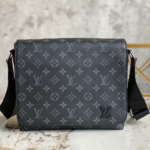 Louis Vuitton Men's District Small-Sized Handbag - Black