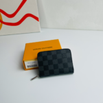 Louis Vuitton Zipped Coin Purse - Black