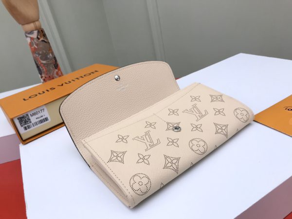 Louis Vuitton Iris Wallet - White - Image 4