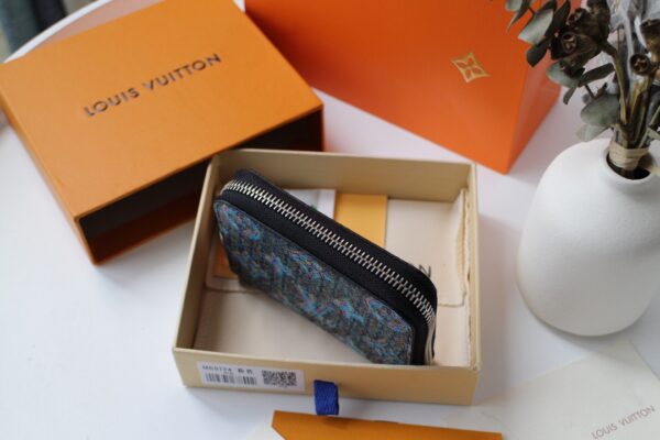 Louis Vuitton Slim Silhouette Small Zippy Coin Purse - Blue - Image 4