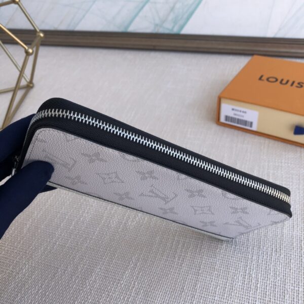 Louis Vuitton Taïgarama Zippy Vertical Wallet - White - Image 4