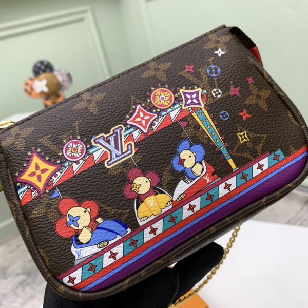 Louis Vuitton Christmas Pochette Accessoires Mini Clutch Bag - Image 5