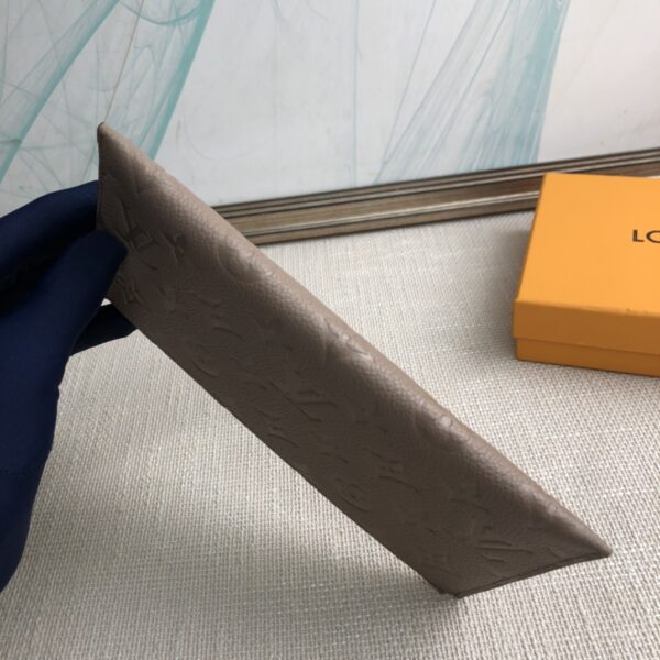 Louis Vuitton Mélanie BB clutch - Khaki - Image 4