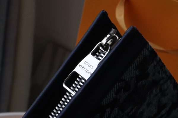Louis Vuitton Pochette Voyage Brazza Wallet - Black - Image 2