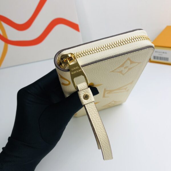 Louis Vuitton Pool Zip Around Wallet - Apricot - Image 4