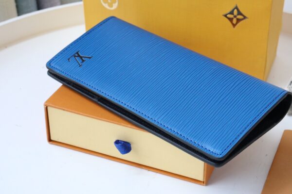Louis Vuitton Brazza Wallet - Blue - Image 4