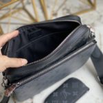 Louis Vuitton Men's Trio Messenger Bag - Black/Gray - Image 2