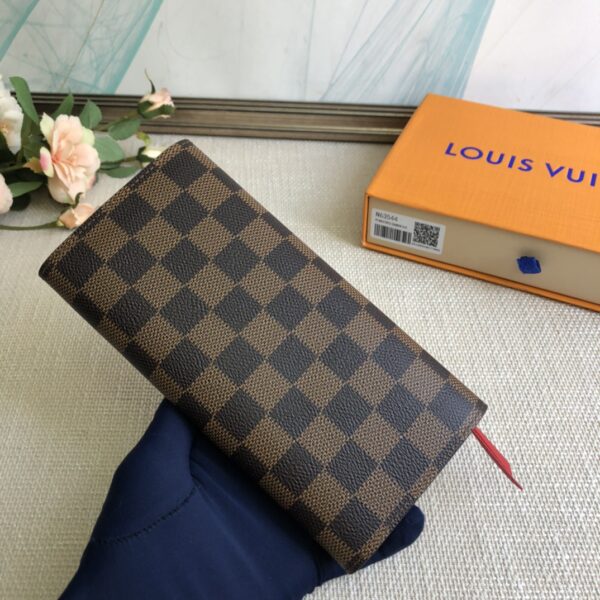 Louis Vuitton Doudou Emilie Wallet - Red - Image 5