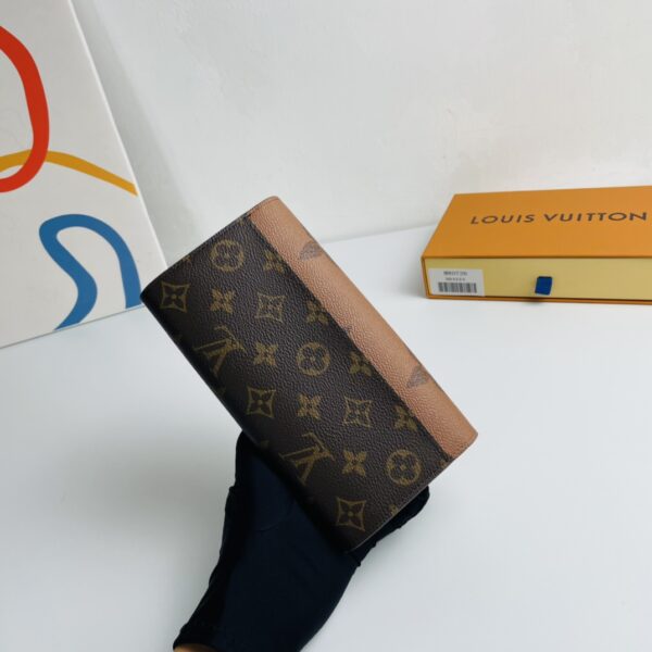 Louis Vuitton Monogram Sarah Wallet - Brown - Image 5