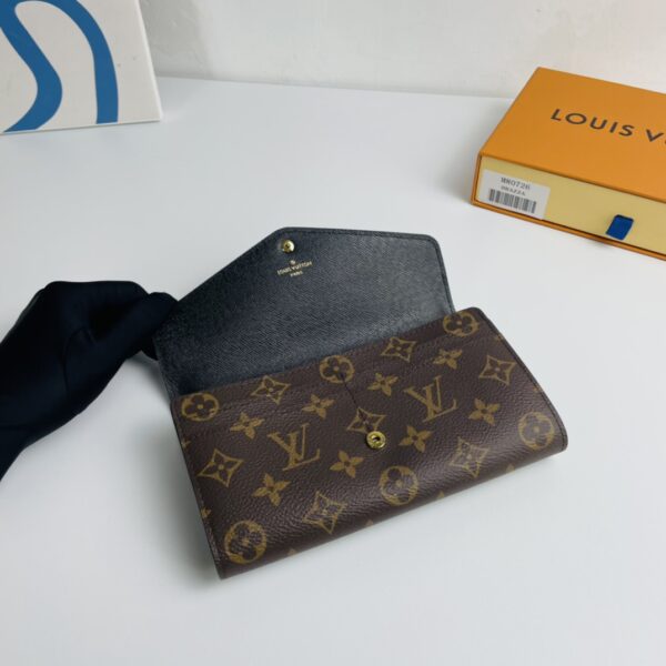 Louis Vuitton Monogram Sarah Wallet - Brown - Image 2
