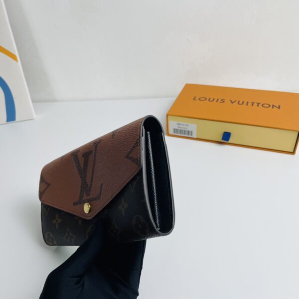 Louis Vuitton Monogram Sarah Wallet - Brown - Image 4