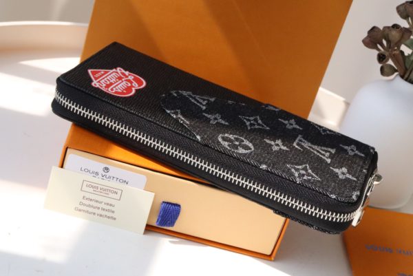 Louis Vuitton New Zippy Vertical Wallet - Black - Image 3