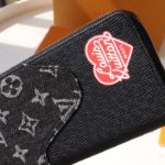 Louis Vuitton New Zippy Vertical Wallet - Black - Image 4