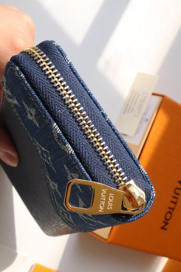 Louis Vuitton New Zippy Vertical Wallet - Blue - Image 4