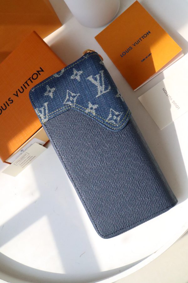 Louis Vuitton New Zippy Vertical Wallet - Blue - Image 5