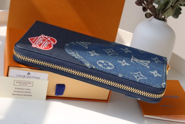 Louis Vuitton New Zippy Vertical Wallet - Blue - Image 3