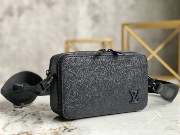 Louis Vuitton Men's ALPHA WEARABLE Wallet - Image 5