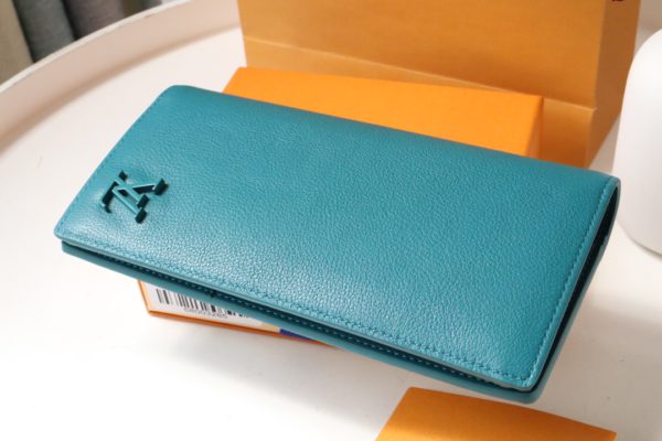 Louis Vuitton New Aerogram Brazza Wallet - Blue - Image 4