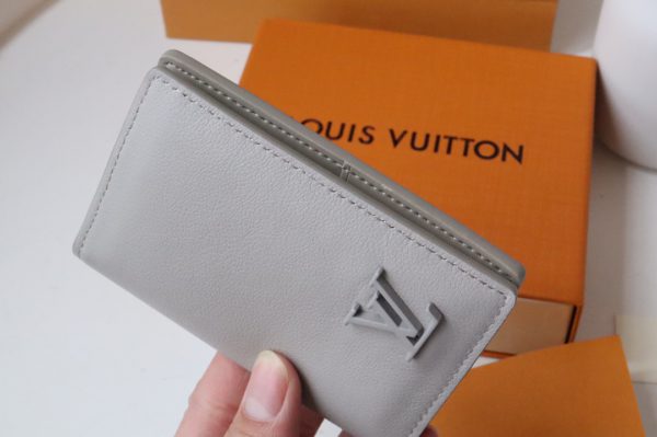 Louis Vuitton Multi-Purpose Pocket Wallet - Gray - Image 4