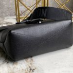 Louis Vuitton Saumur Messenger Bag - Black - Image 3