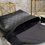 Louis Vuitton Saumur Messenger Bag - Black - Image 2
