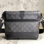 Louis Vuitton Saumur Messenger Bag - Black - Image 5