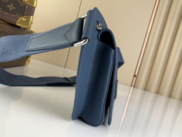 Louis Vuitton Aerogram Shoulder Bag - Blue - Image 5