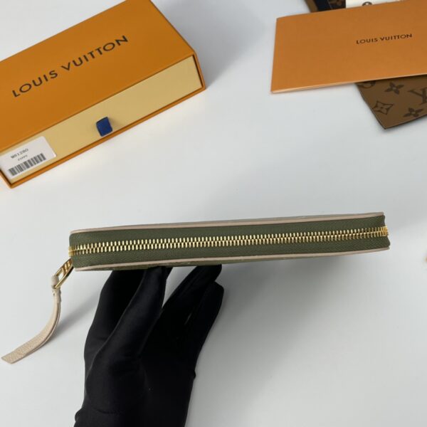 Louis Vuitton Zippy Wallet - Green - Image 4