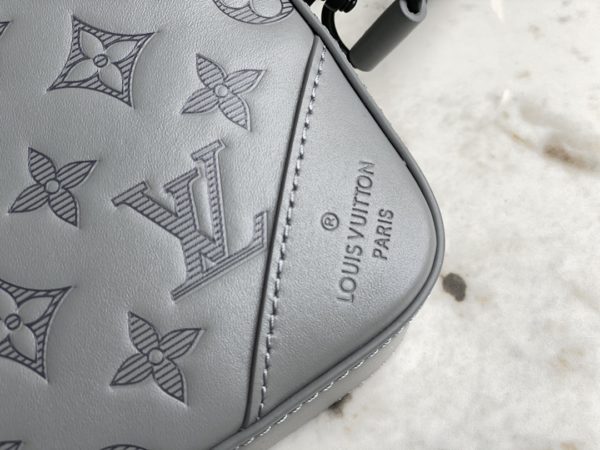 Louis Vuitton Men's DUO Messenger Bag - Gray - Image 3