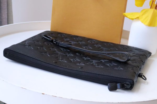 Louis Vuitton New Pochette To-Go Clutch Bag - Black - Image 5