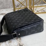 Louis Vuitton Men's District Messenger Bag - Black - Image 5