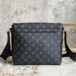 Louis Vuitton Men's District Small-Sized Handbag - Black - Image 3