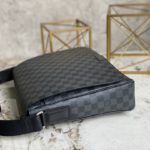 Louis Vuitton Damier Graphite Heiger Men's Messenger Bag - Image 5