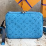 Louis Vuitton Men's OUTDOOR Medium Messenger Bag - Image 3