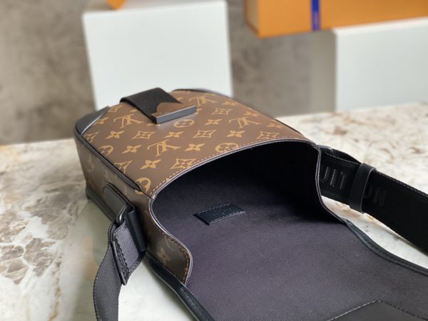 Louis Vuitton Archy Messenger PM Men's Bag - Brown - Image 2