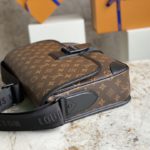 Louis Vuitton ARCHY Medium Men's Messenger Bag - Image 4