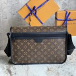 Louis Vuitton ARCHY Medium Men's Messenger Bag - Image 3