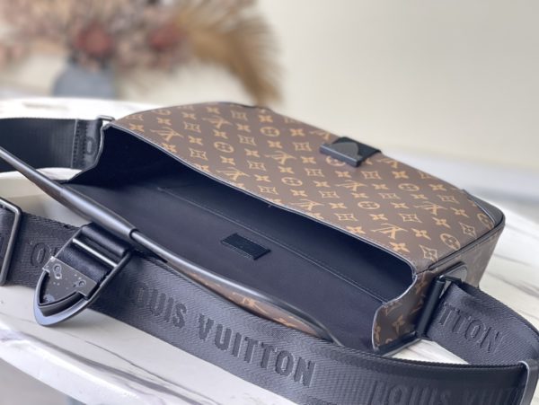 Louis Vuitton ARCHY Medium Messenger Bag - Image 2