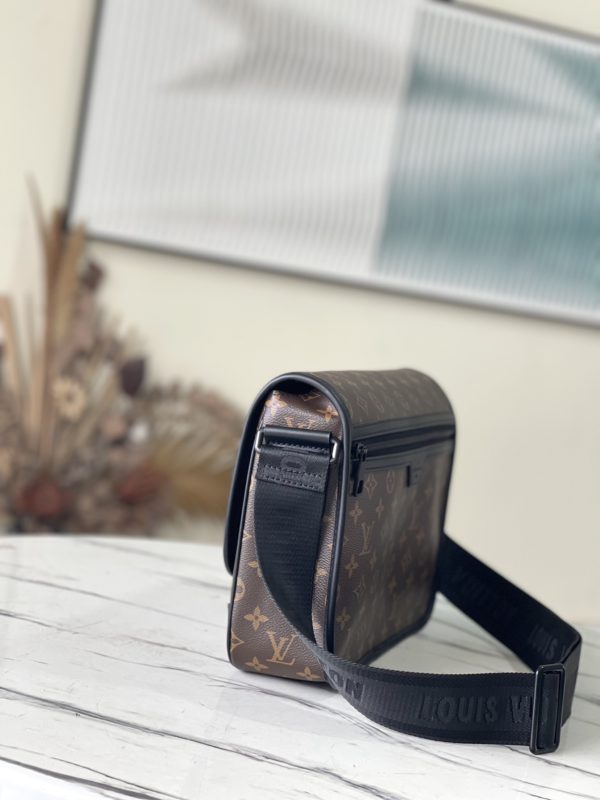 Louis Vuitton ARCHY Medium Messenger Bag - Image 5
