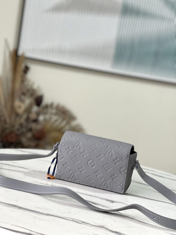 Louis Vuitton Steamer Wearable Wallet - Gray - Image 4