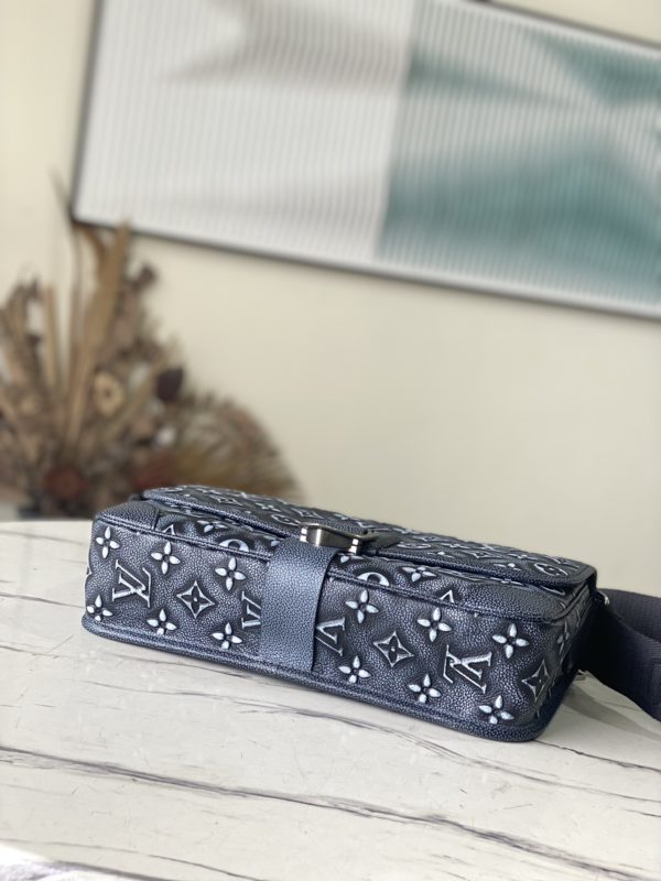Louis Vuitton Archy Medium Messenger Bag - Image 4