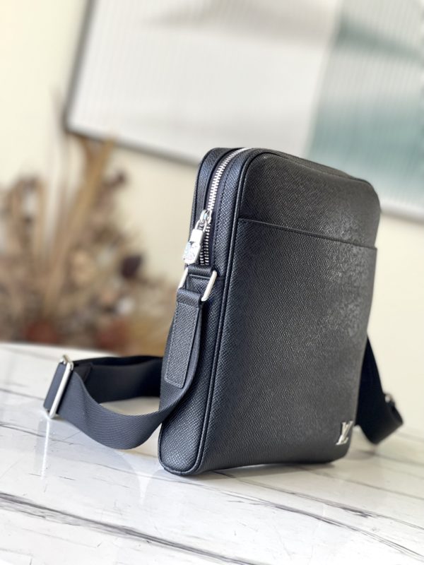 Louis Vuitton Alex BB Messenger Bag - Black - Image 4