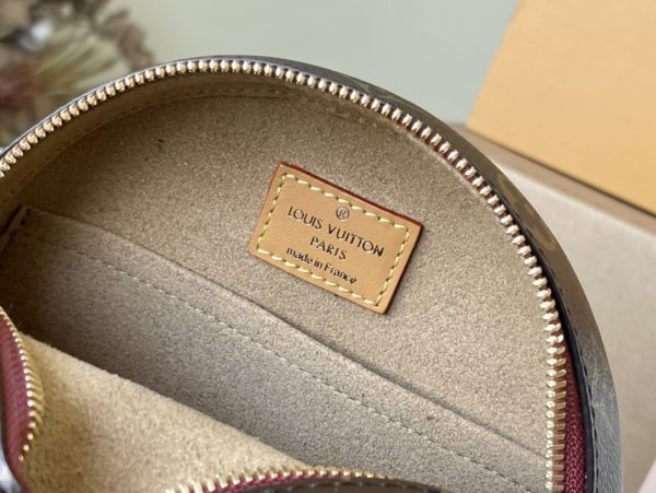 Louis Vuitton Overseas Duty-Free Bag - Image 3