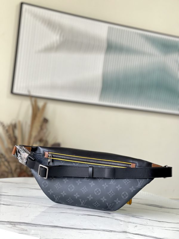 Louis Vuitton Bumbag Presbyopic Fanny Pack Bag - Image 3