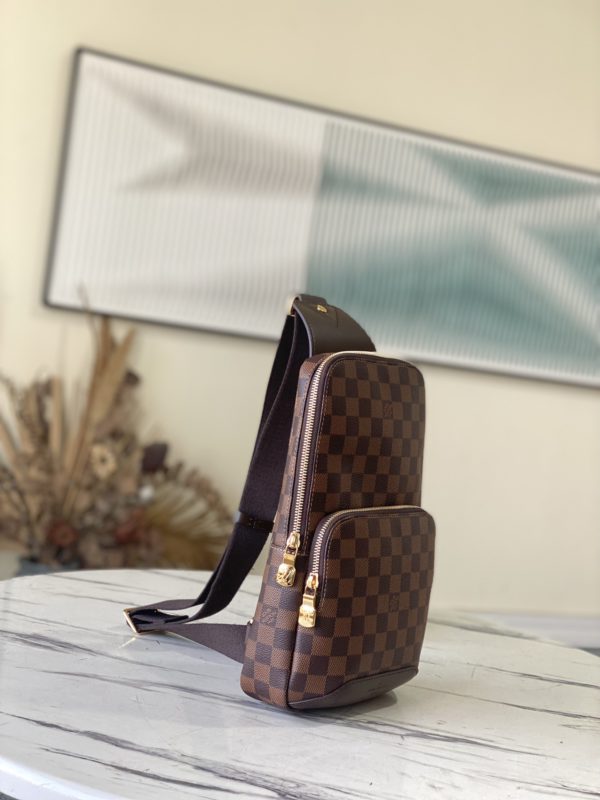Louis Vuitton AVENUE Shoulder Bag - Image 4