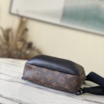 Louis Vuitton Presbyopic AVENUE Shoulder Bag - Image 2