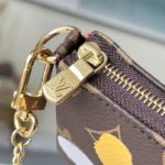 Louis Vuitton Mini Pochette Accessories Small Handbag - Image 7