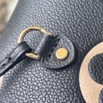 Louis Vuitton Neverfull Medium-Sized Handbag - Image 6