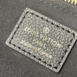 Louis Vuitton Neverfull Medium-Sized Handbag - Image 9